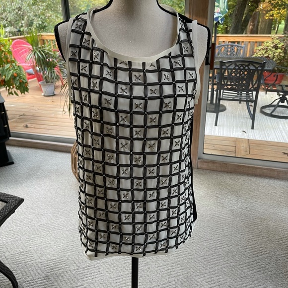 Ann Taylor Tops - Ann Taylor tank top size 8